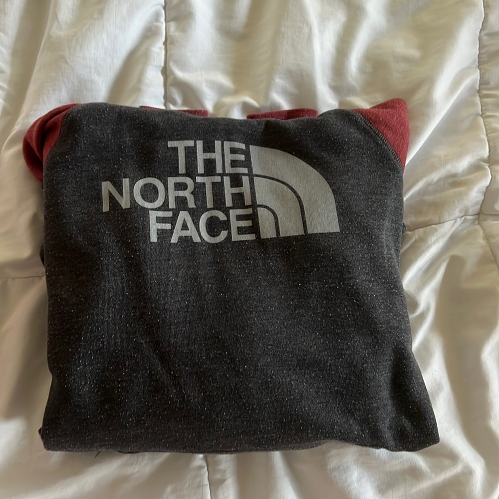 womens size small north face sweatshirt